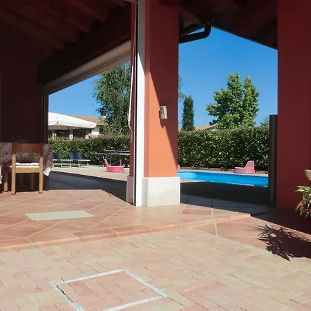 Casa Di Chiara Bed and Breakfast 4*