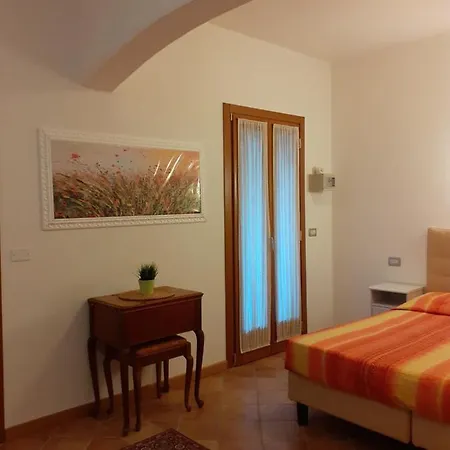 Casa Di Chiara Bed & Breakfast *